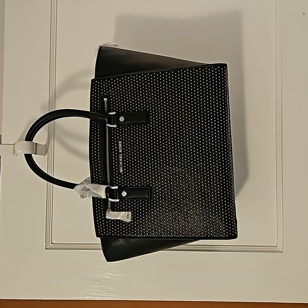 NWT: Michael Micheal Kors - black  leather Sophie
